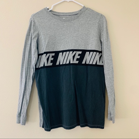 Nike Tops - Nike Graphic Gray Tee
